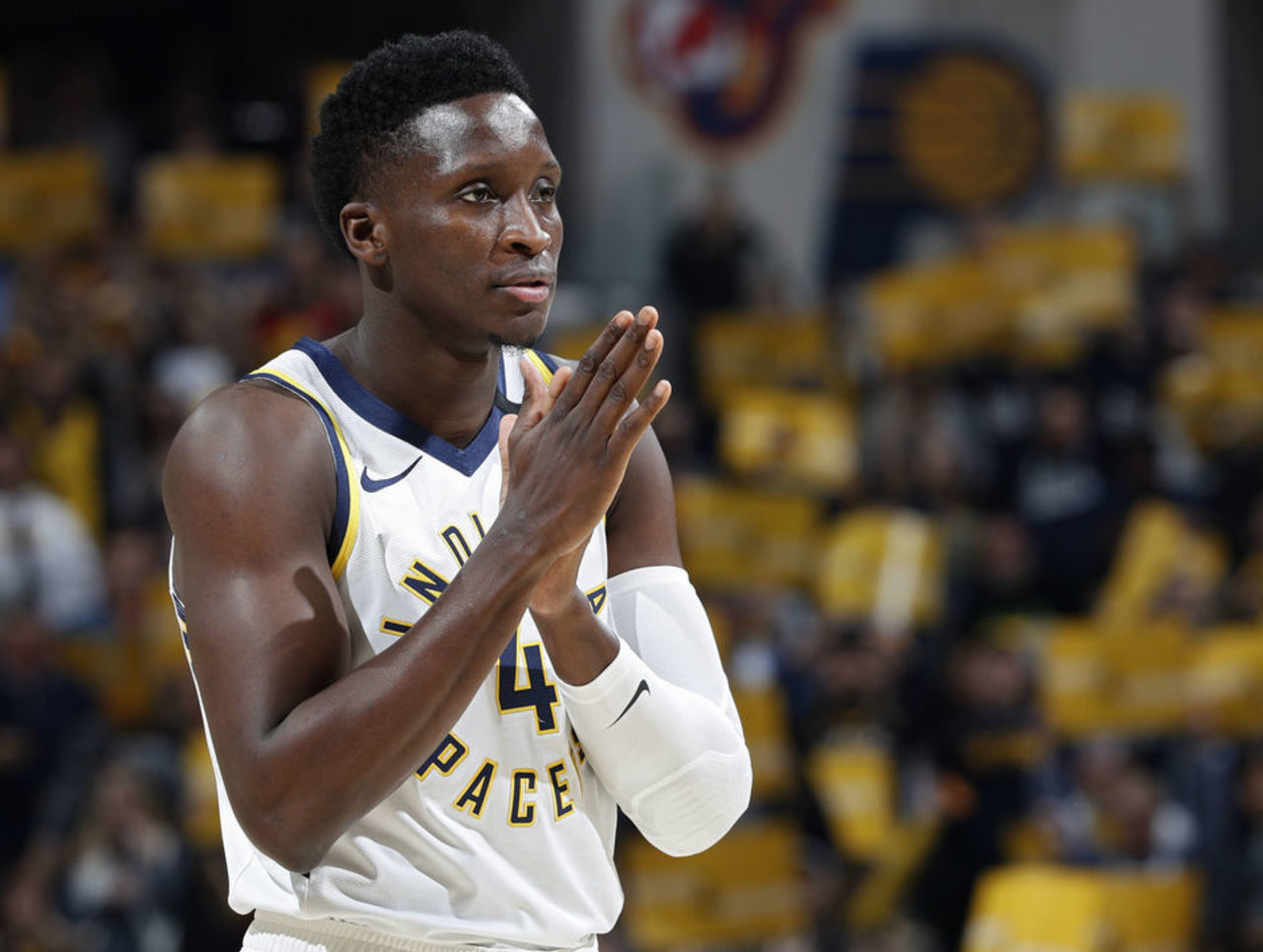 背后可能有 背后可能有