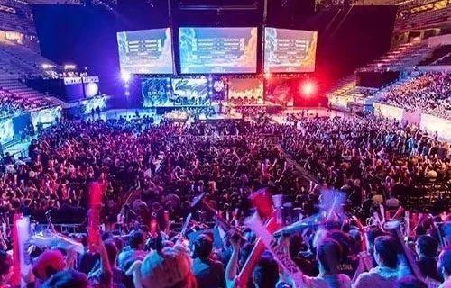 更展现了双 更展现了双