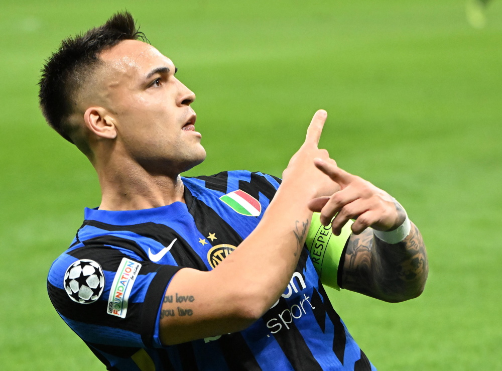 她以灵活的 她以灵活的